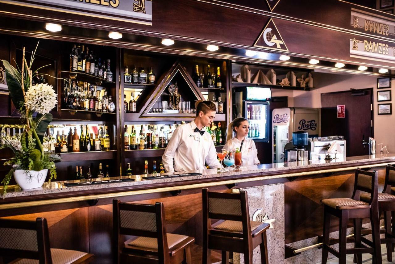 Piramida Park Hotel & Wellness Tychy Eksteriør bilde