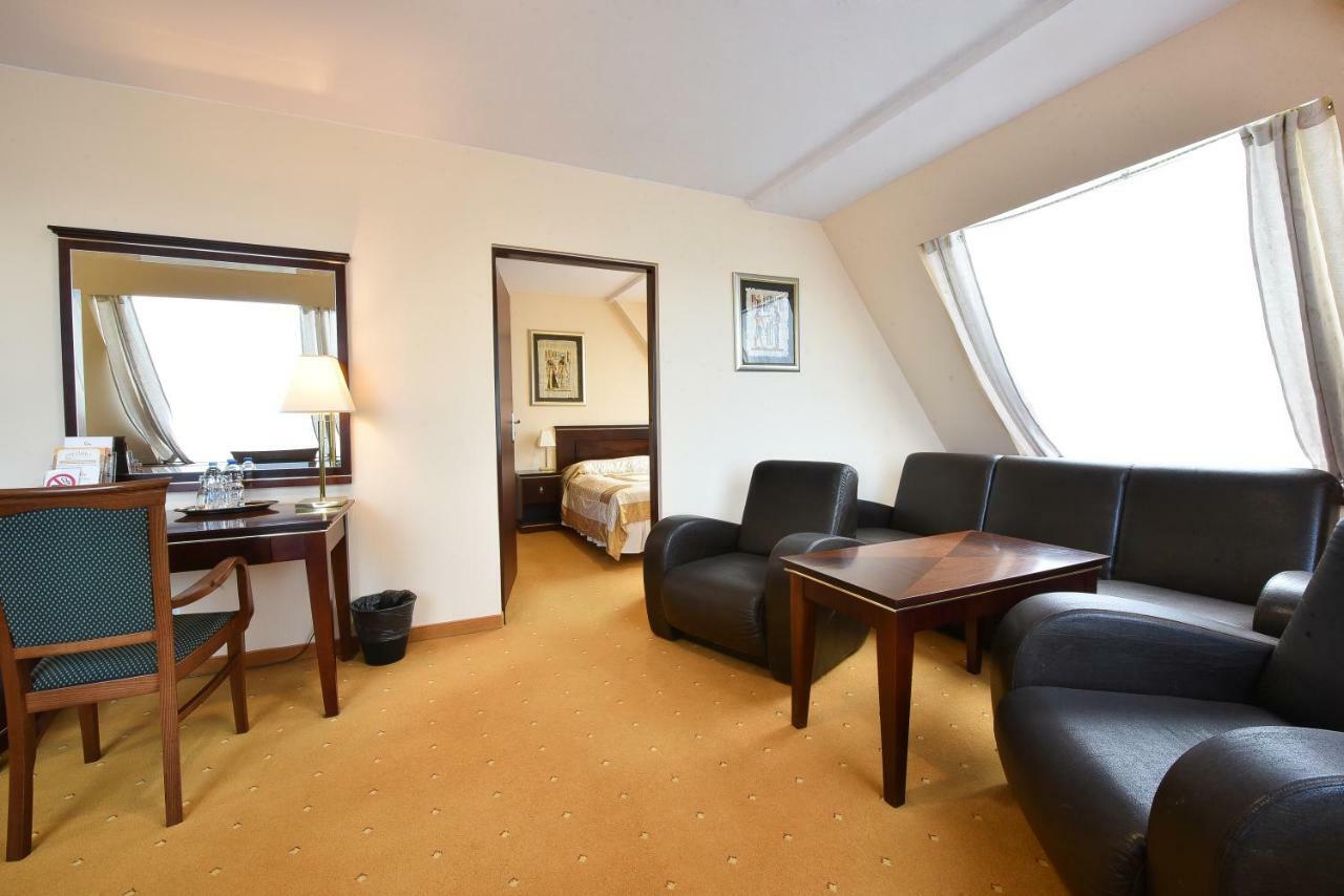 Piramida Park Hotel & Wellness Tychy Eksteriør bilde